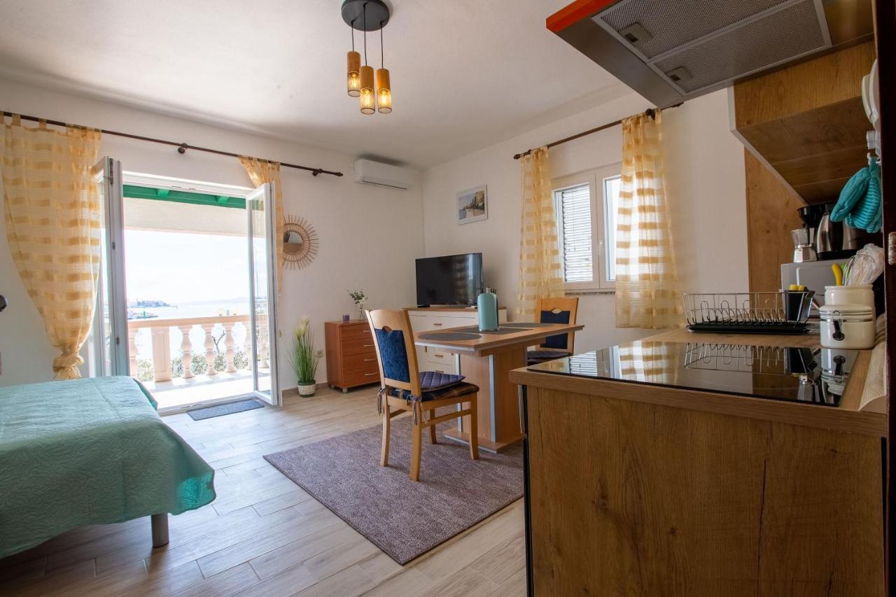 Mare-More Studio W Balcony And Beach Front And View Zadar Ngoại thất bức ảnh